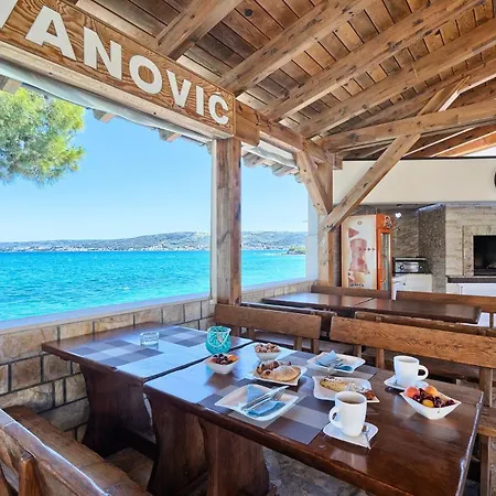 Guest house & Ivanovic 3*