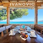 Guest house & Ivanovic 3*