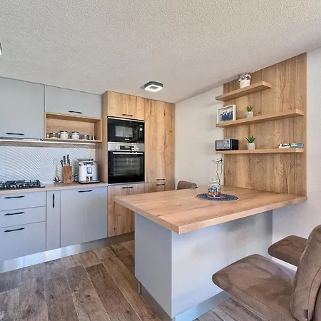 بيت ضيافة & Ivanovic Kaštela