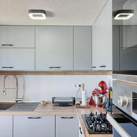 & Ivanovic بيت ضيافة