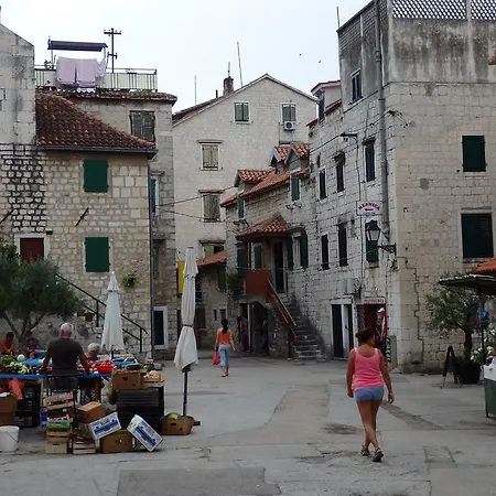 & Ivanovic Kaštela
