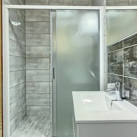 بيت ضيافة & Ivanovic Kaštela